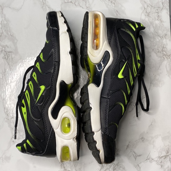 KIDS Air Max Plus 4.5Y big kids - Picture 2 of 5